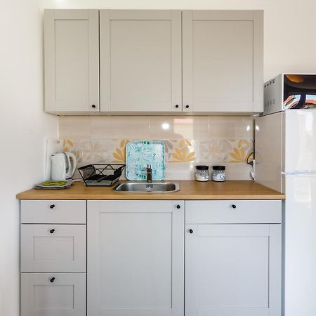 Golden Island Apartments Кърк Екстериор снимка