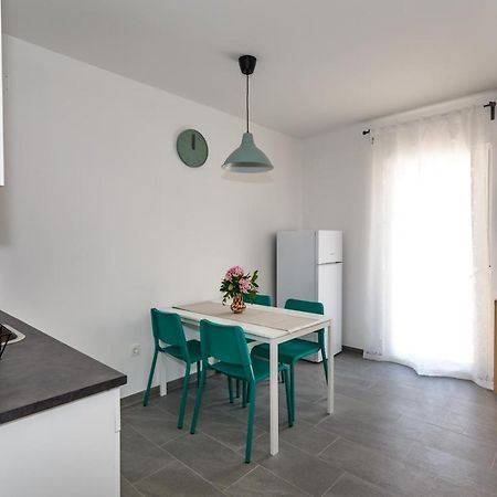 Golden Island Apartments Кърк Екстериор снимка