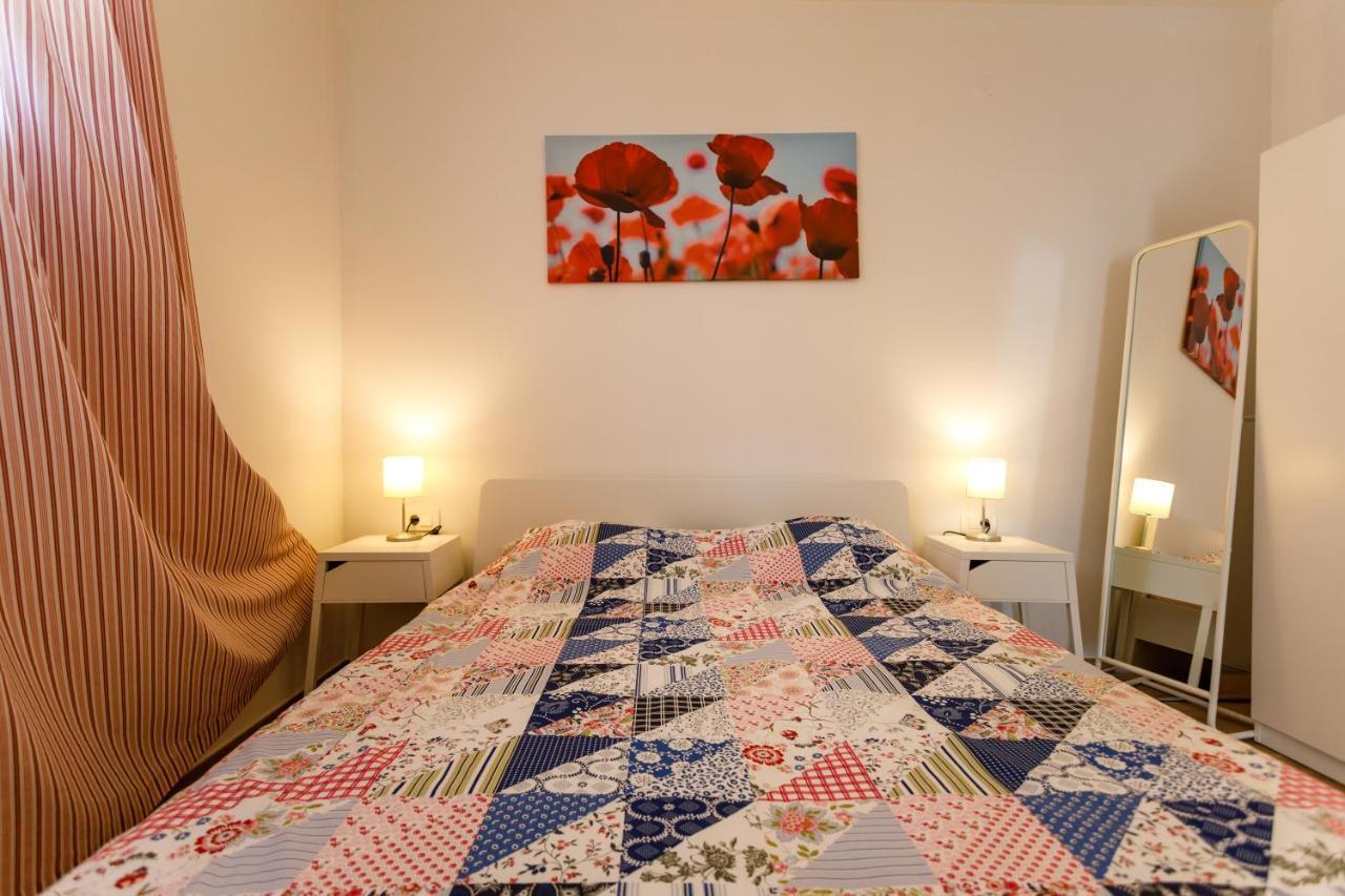 Golden Island Apartments Кърк Екстериор снимка