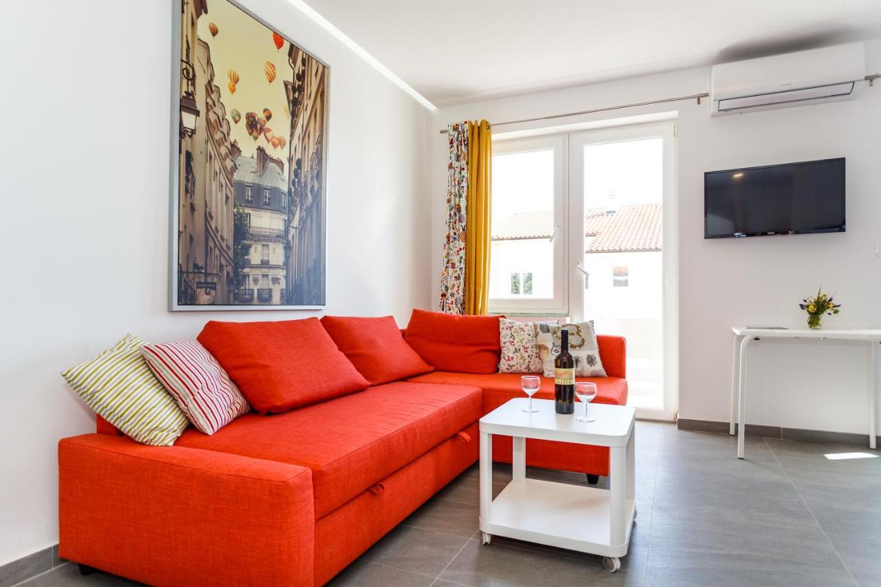 Golden Island Apartments Кърк Екстериор снимка