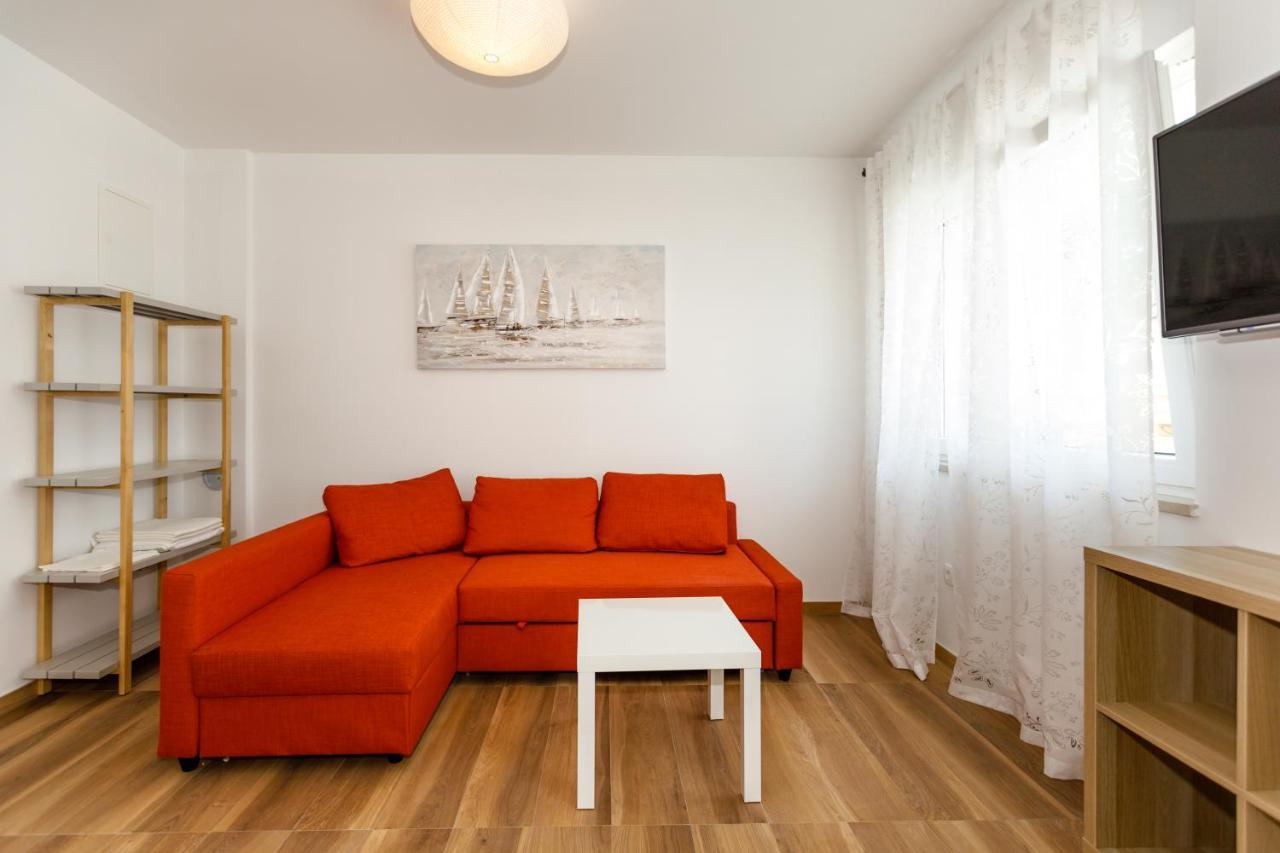 Golden Island Apartments Кърк Екстериор снимка