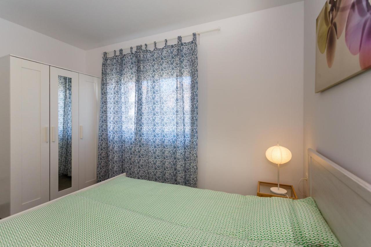 Golden Island Apartments Кърк Екстериор снимка