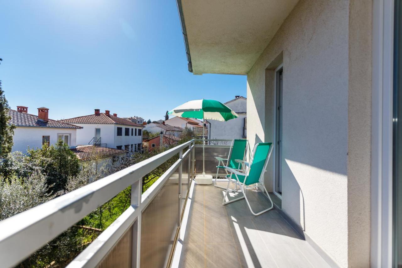 Golden Island Apartments Кърк Екстериор снимка