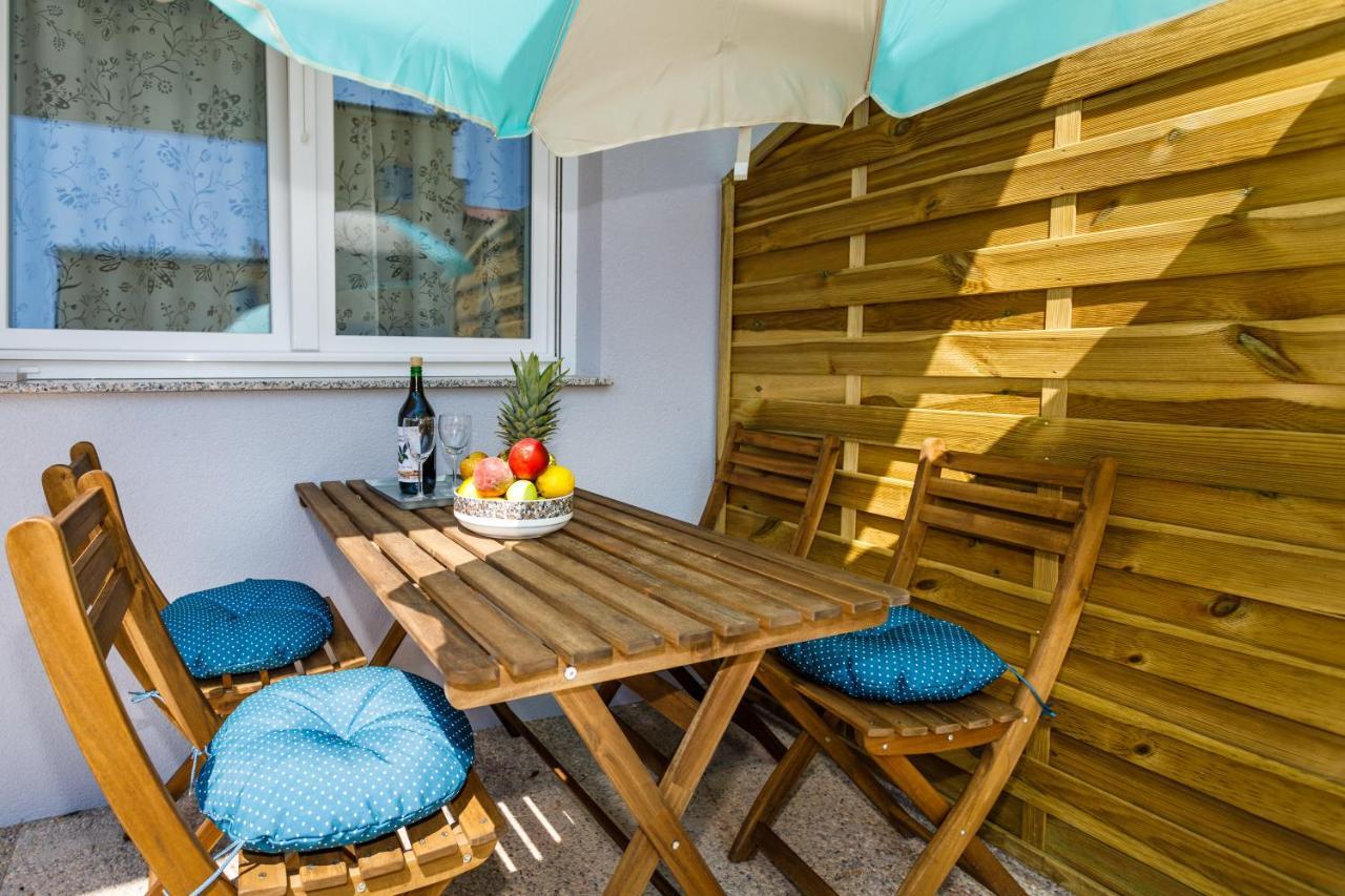Golden Island Apartments Кърк Екстериор снимка
