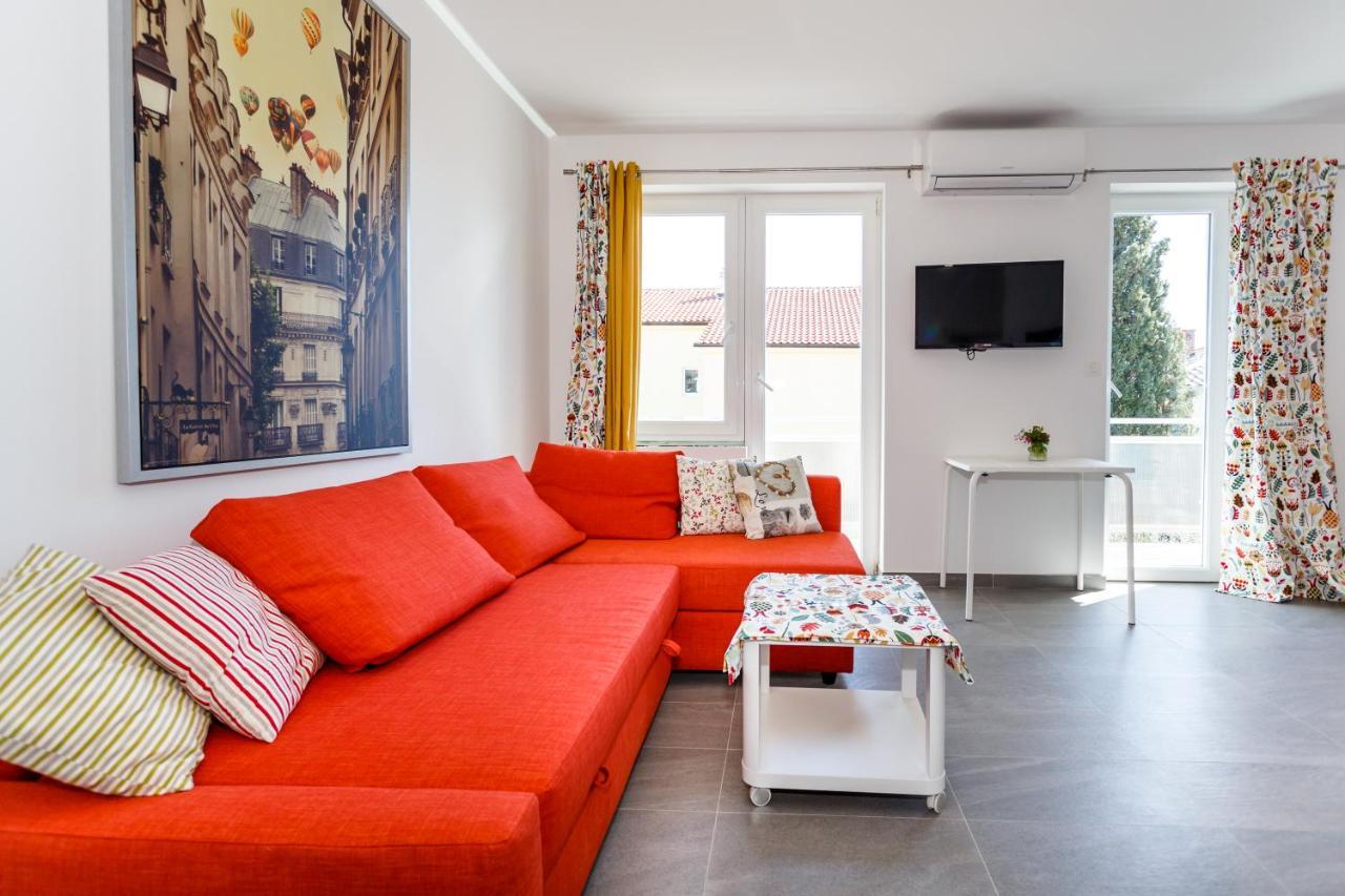 Golden Island Apartments Кърк Екстериор снимка