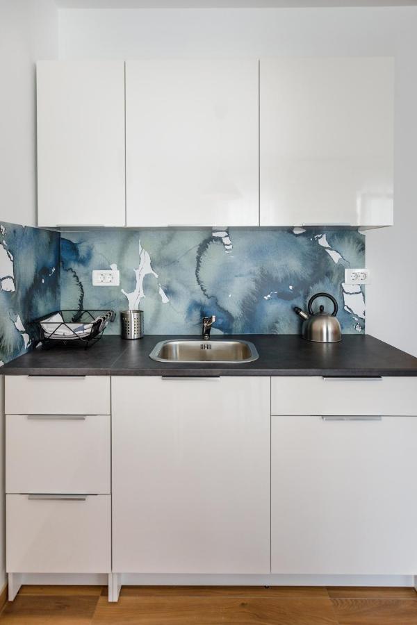 Golden Island Apartments Кърк Екстериор снимка