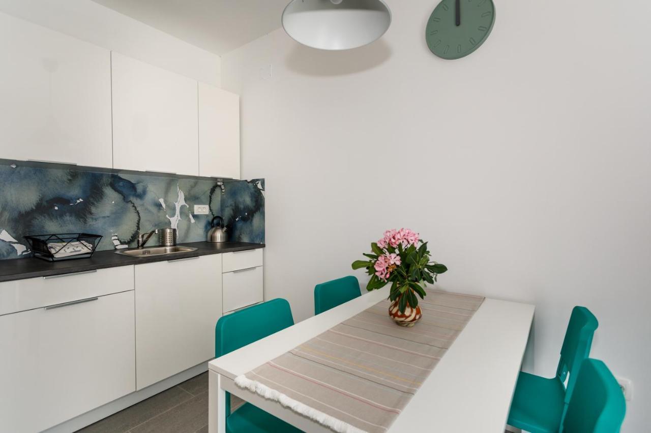 Golden Island Apartments Кърк Екстериор снимка